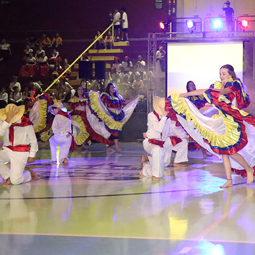 Alunos dão show na abertura da XXXIV Olimpíada Cristo Rei e apresentam danças