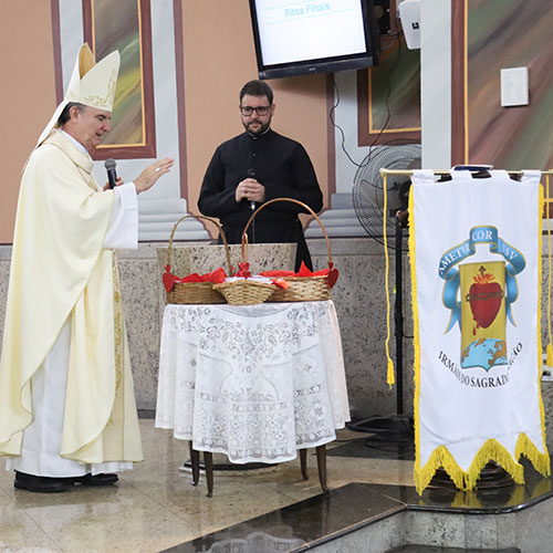 Missa presidida por Dom Luiz Antônio celebra Bicentenário de Padre André Coindre